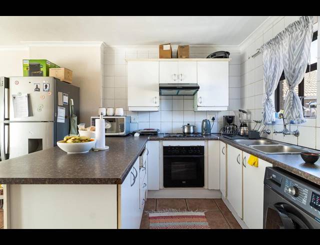 2 BEDROOM APARTMENT FOR SALE IN BRACKENFELL SOUTH